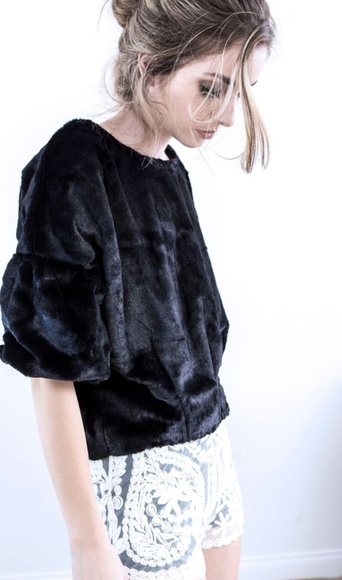 URBAN BANANA . L A C E - Picture 2 of 4